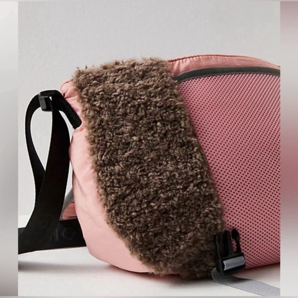 NWT Free People Playoff Sherpa Messenger - Picture 3 of 11
